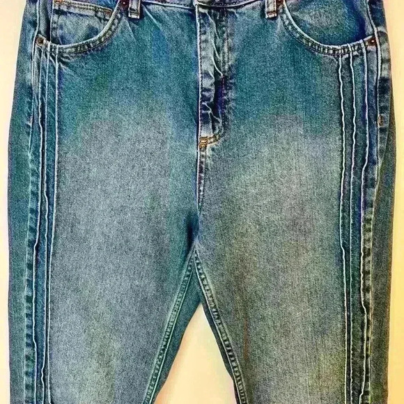 BDG Urban Outfitters Pintuck Mom Jeans - Picture 4 of 11